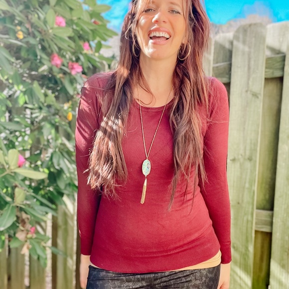 Sleek sexy sweater - Picture 6 of 6